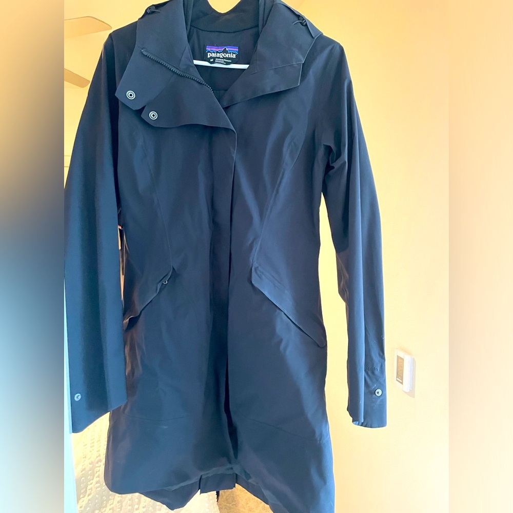 Patagonia rain coat- women’s size medium